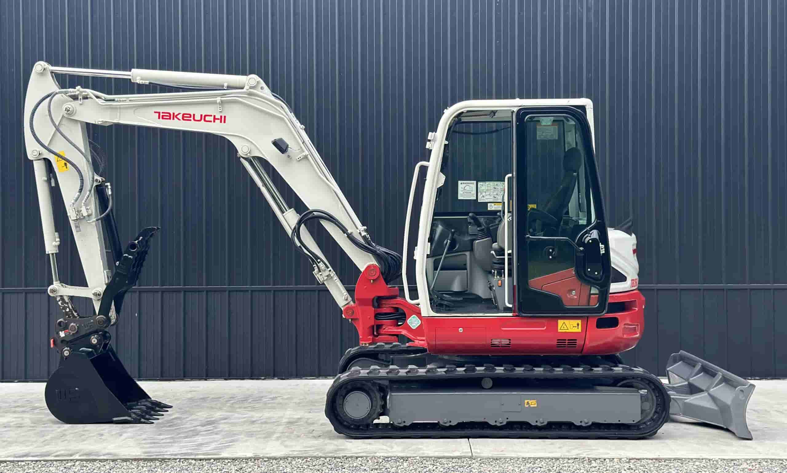 2016 Takeuchi TB260
